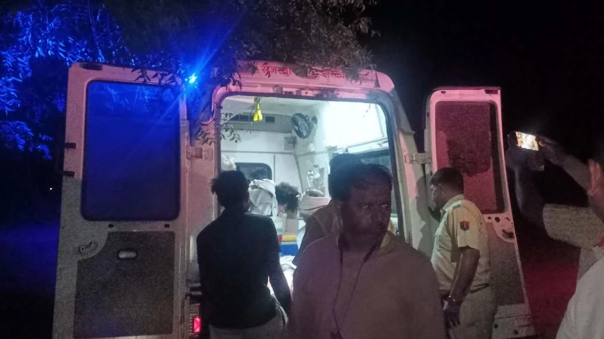 धौलपुर में तेज रफ्तार कार पलटी, दो लोगों की मौत; एक का शव बाहर मिला