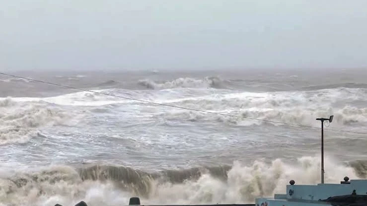 आंध्र प्रदेश में चक्रवात का खतरा, 28 अक्टूबर को तट से टकराने की आशंका; हाई अलर्ट जारी