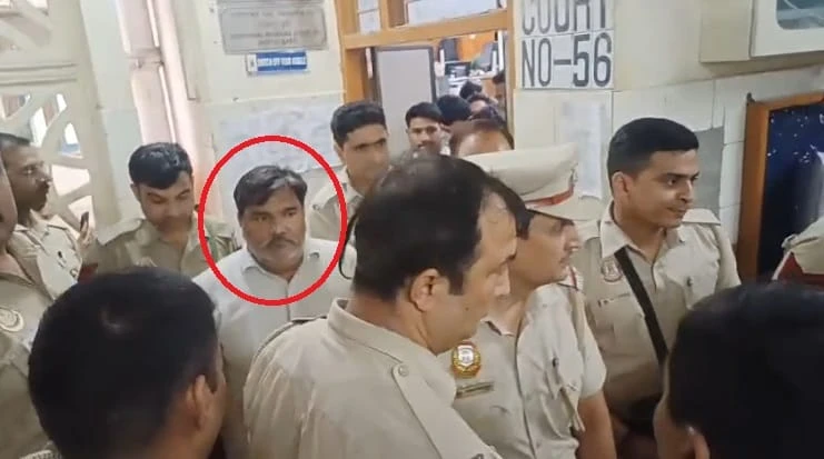 दिल्ली दंगे मामले में ताहिर हुसैन को दो साल की सजा, कोर्ट बोला- हिंसा का निर्देश देने वाला भी उतना ही दोषी