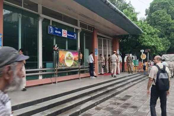 दिल्ली: जंतर-मंतर पर प्रस्तावित प्रदर्शन से पहले 11 मेट्रो स्टेशन बंद, सुरक्षा व्यवस्था कड़ी