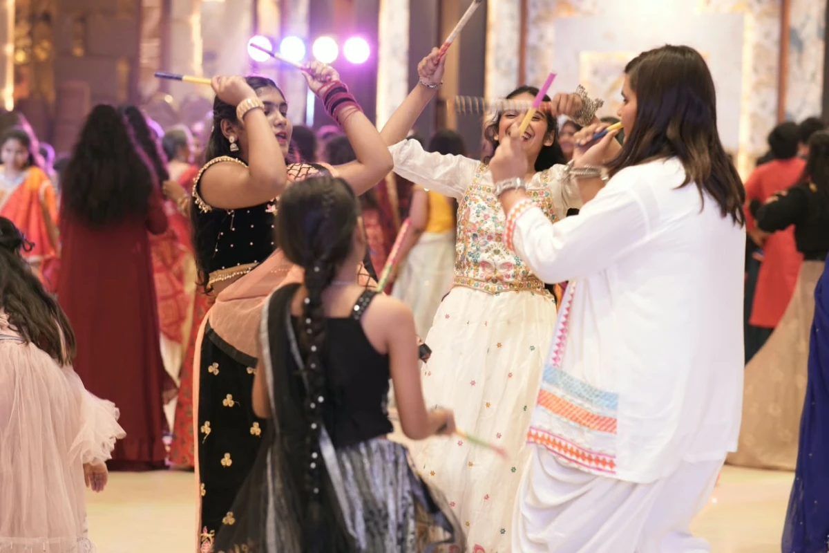 DANDIYA NITE IN ARA:A DECADE OF CULTURAL FUSION AS GUJARATI FOLD TRADITIONS ILLUMINATE NAVRATRI CELEBRATIONS IN BHOJPUR