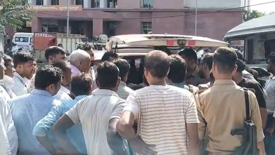 सुल्तानपुर में संदिग्ध हालात में दो दोस्तों की मौत, दुकान पर अचानक बिगड़ी तबीयत
