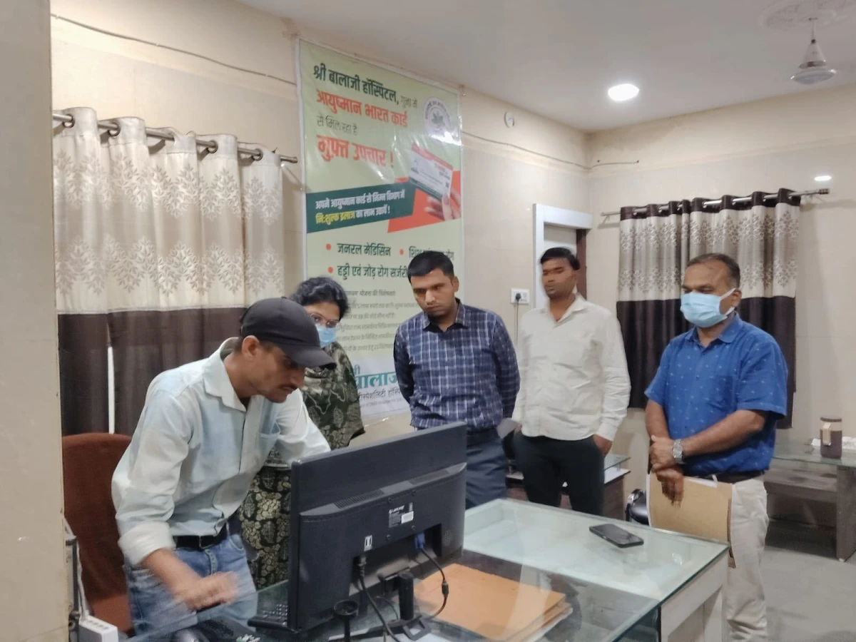 डिप्टी कलेक्टरों ने बालाजी प्राइवेट हॉस्पिटल का किया निरीक्षण