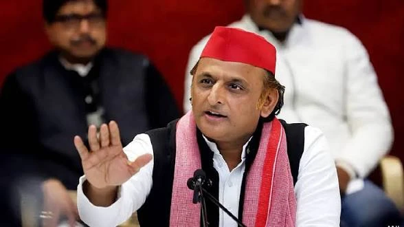 अखिलेश यादव के भाजपा से बैंकिंग व्यवस्था पर 12 सवाल, बोले- बैंक मजबूत हुए तो बेचे क्यों जा रहे, जनता का पैसा कहां जा रहा?