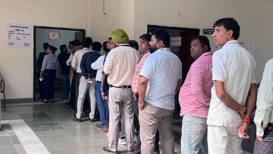 यूपी एमएलसी चुनाव: दोपहर 12 बजे तक शिक्षक सीटों पर ज्यादा मतदान, जिलावार आंकड़े जारी