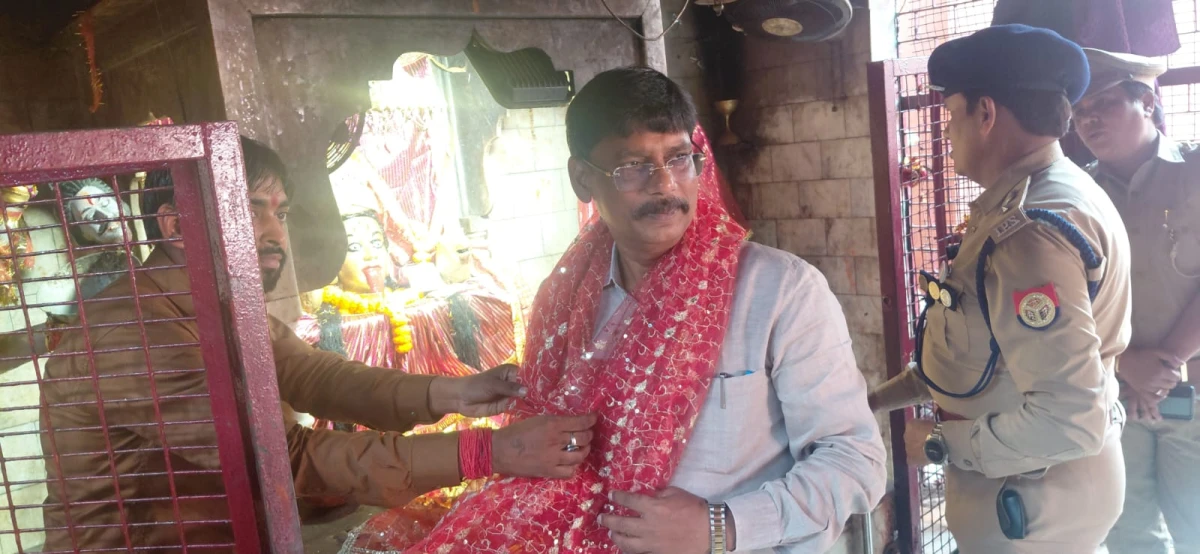 शारदीय नवरात्रि के दृष्टिगत जिलाधिकारी एवं पुलिस अधीक्षक ने कंकाली देवी मंदिर का किया निरीक्षण