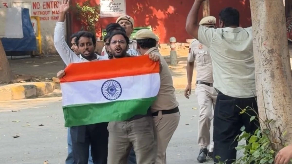 जंतर-मंतर पर रोक के बावजूद पहुंचे CJP के तीन नेता हिरासत में, दिल्ली पुलिस ने की कार्रवाई