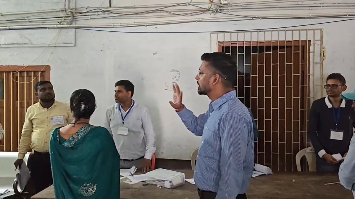 MLC Election Live : मुजफ्फरपुर में करी सुरक्षा के बीच मतदान जारी, 28 प्रत्याशी के किस्मत का फैसला आज