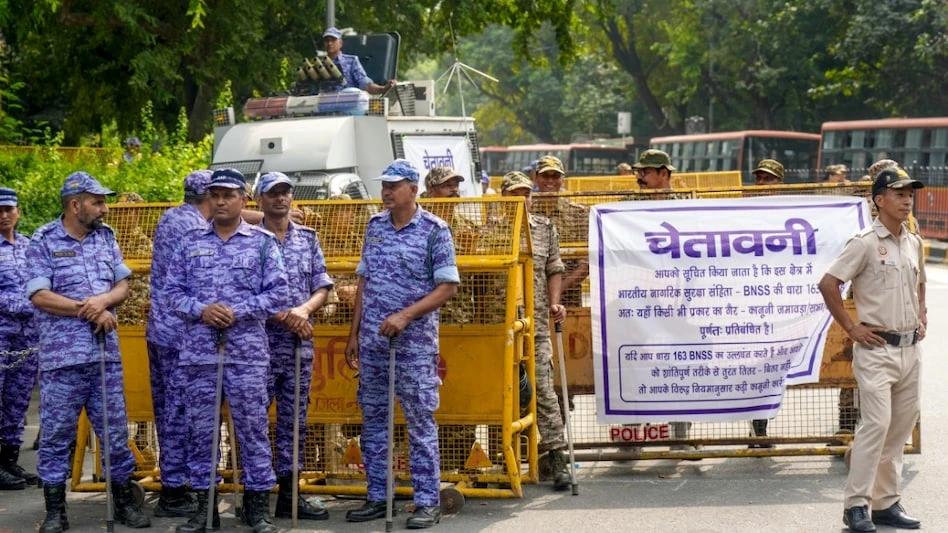 एसआईआर विवाद: अथिरा विजयन से कथित मारपीट के मामले में जीरो एफआईआर दर्ज, सुप्रीम कोर्ट में मेट्रो प्रतिबंधों पर भी हलफनामा