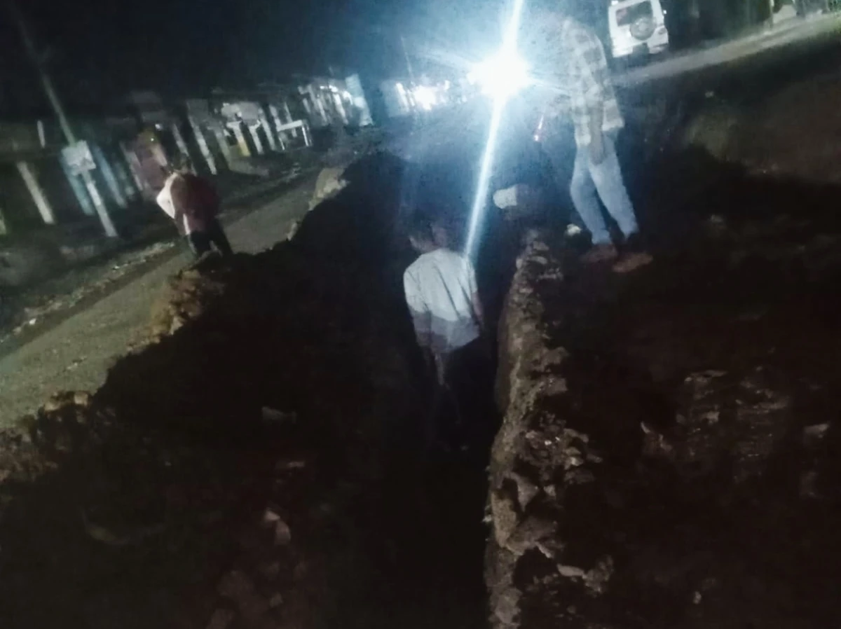 ऊमरी रोड पर पेयजल की मुख्य पाइपलाइन टूटी, नानाखेड़ी समेत कई कॉलोनियों में जलापूर्ति बाधित