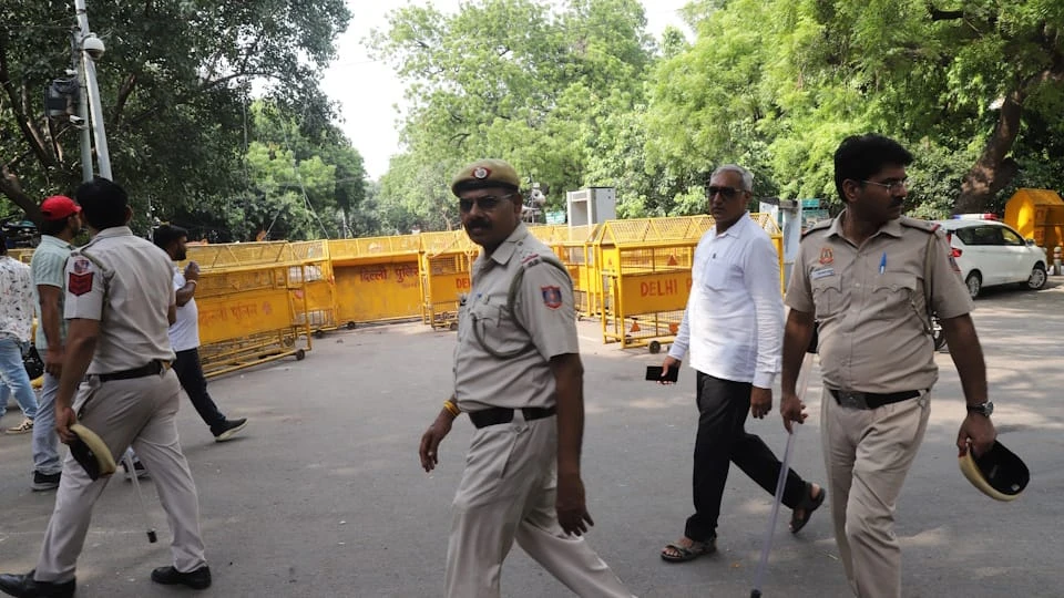 दिल्ली: मुख्य चुनाव आयुक्त के खिलाफ जंतर-मंतर पर आज फिर प्रदर्शन का आह्वान, सुरक्षा व्यवस्था बढ़ाई गई
