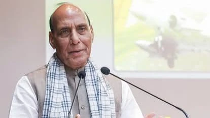 बांग्लादेश की तर्ज पर सत्ता परिवर्तन चाहती है कांग्रेस? राजनाथ सिंह का आरोप, बोले— युवाओं को बनाया जा रहा मोहरा