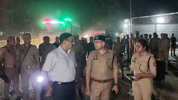 पीलीभीत में रामलीला मेला कमेटी के विवाद में फायरिंग, तीन की मौत; कस्बे में तनाव