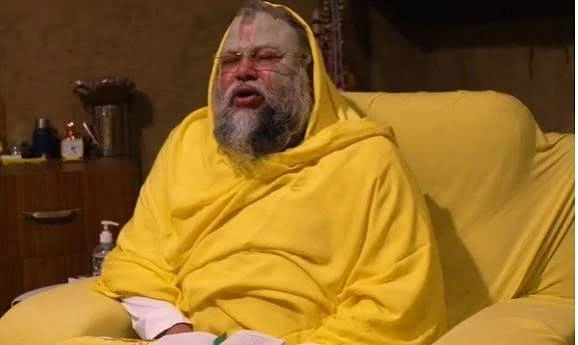 प्रेमानंद महाराज का संदेश: निंदा और तिरस्कार को भगवान की कृपा मानें, विरोध के समय संयम बनाए रखने की दी सीख