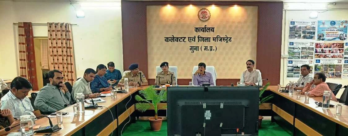 गुना में दीपावली पर यातायात व्यवस्था सुधारने एवं पार्किंग के लिए कलेक्टर ने दिए निर्देश