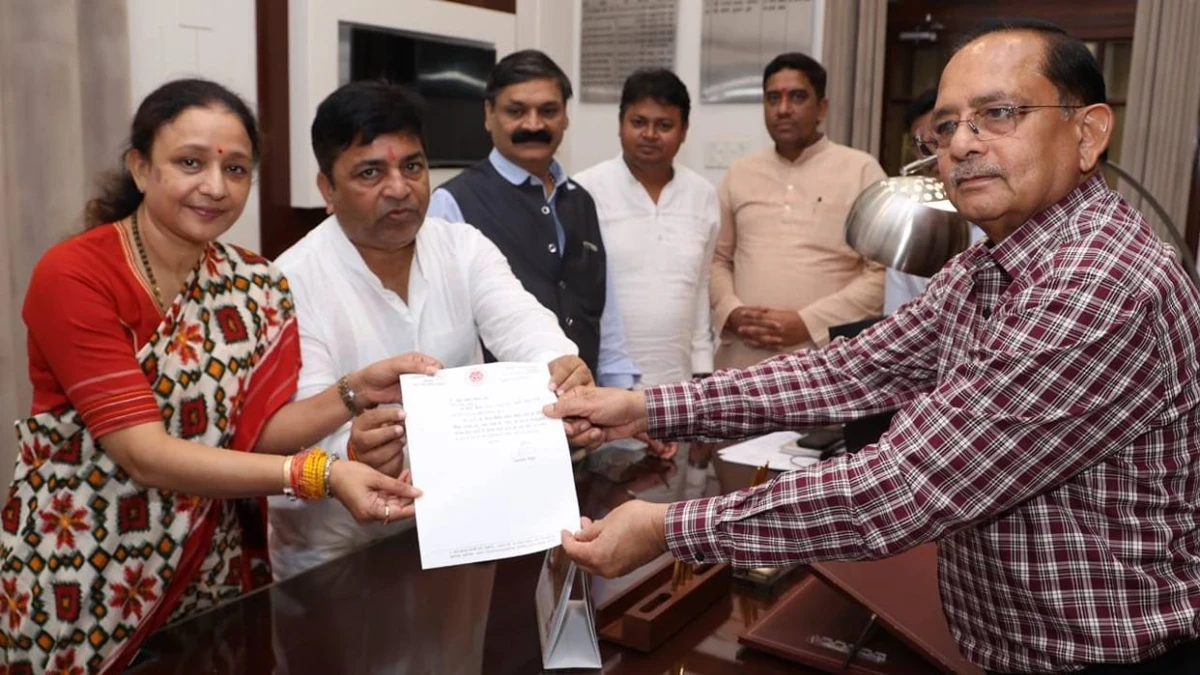 यूपी में भाजपा को झटका, पूर्व सांसद राजपाल सैनी सपा में शामिल; अखिलेश बोले- कई विधायक भी संपर्क में
