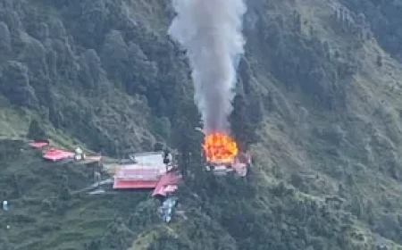 उत्तराखंड: नवरात्र के बीच मां भगवती मंदिर में भीषण आग, मुख्य मंदिर को भारी नुकसान