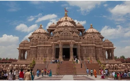दिल्ली के अक्षरधाम मंदिर में बच्चे की मौत: गुजरात का रहने वाला है मासूम, जान जाने की वजह स्पष्ट नहीं