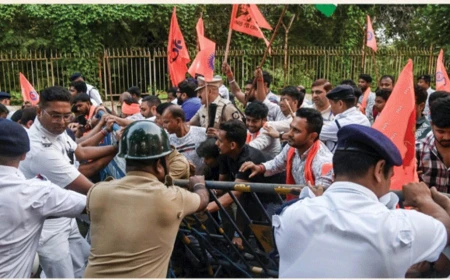 बंगाल: एसआरएफटीआई में छात्रों का धरना तीसरे दिन भी जारी, कुलपति के इस्तीफे की मांग