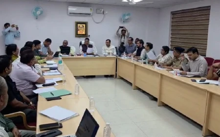 बांकेबिहारी मंदिर में सोने-चांदी के सिंहासनों की जांच, एक माह में देनी होगी रिपोर्ट