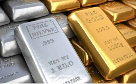 सोना ₹1,000 टूटा और चांदी ₹5,900 धड़ाम: 10 महीने के निचले स्तर पर सफेद धातु, जानिए गिरावट की वजह और नए भाव