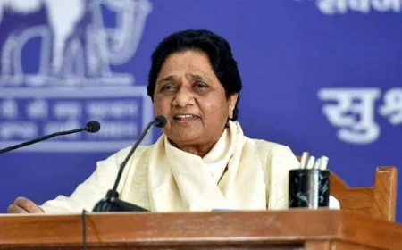 मायावती का सपा पर हमला: बोलीं- वोट चाहिए पिछड़े, दलित और अल्पसंख्यकों का, टिकट परिवार और पूंजीपतियों को