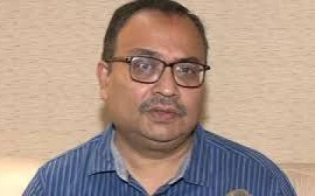 कोलकाता भगदड़: कुणाल घोष ने प्रशासन को ठहराया जिम्मेदार, पूजा समिति पर कार्रवाई की मांग