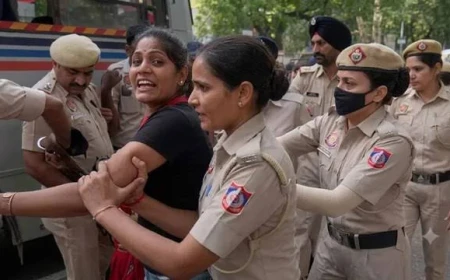 दिल्ली से मध्यप्रदेश तक पत्रकारों पर कार्रवाई और मुकदमों ने खड़े किए गंभीर सवाल