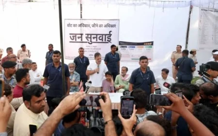राहुल गांधी ने त्रिलोकपुरी में सुनीं मतदाता सूची की शिकायतें, वोट चोरी का लगाया आरोप