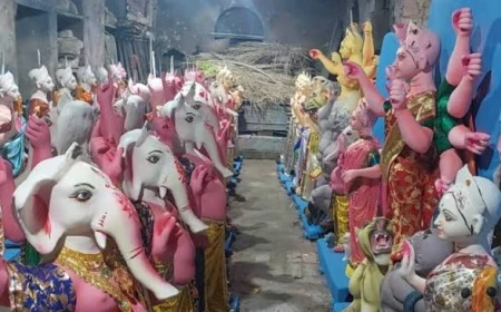 आस्था, कला और हुनर का संगम: सागर में 50 साल से बन रही दुर्गा प्रतिमाएं, देशभर में रहती है डिमांड