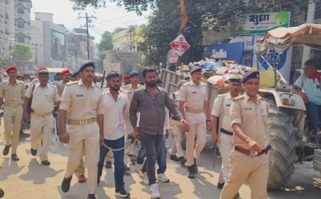 GOONDA PARADE ON ARA ROAD