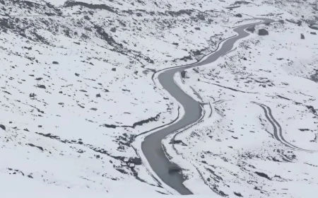 हिमाचल-उत्तराखंड की चोटियों पर बर्फबारी, भूस्खलन से केदारनाथ यात्रा बाधित; 16 अक्टूबर तक बारिश के आसार