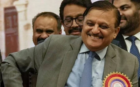 चुनाव आयुक्तों की नियुक्ति पर अभय ओका ने उठाए सवाल, राजनीतिक प्रभाव से मुक्ति की मांग