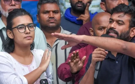 सीजेपी की प्रेस कॉन्फ्रेंस में हंगामा, नेहा बोरा का भाषण बीच में रुका; अभिजीत दीपके बोले- ‘मोदी तानाशाह बन चुके हैं’