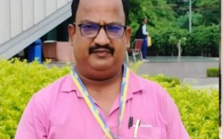 LIC AGENT ROBBED