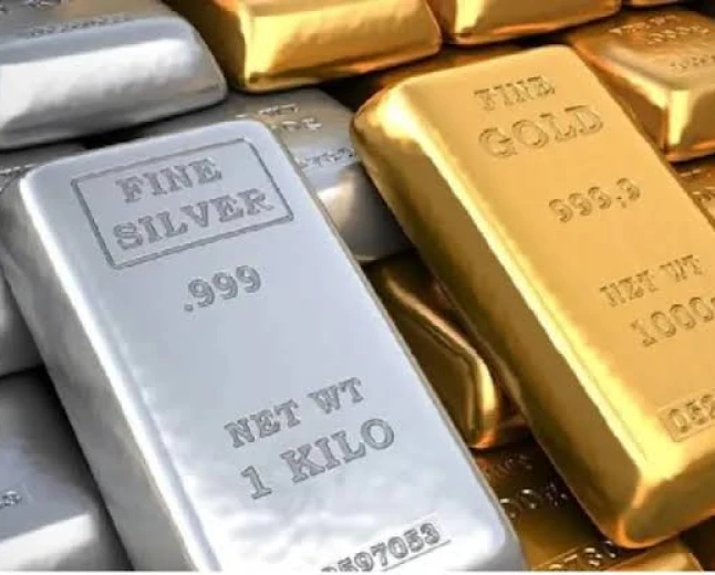 सोना ₹1,000 टूटा और चांदी ₹5,900 धड़ाम: 10 महीने के निचले स्तर पर सफेद धातु, जानिए गिरावट की वजह और नए भाव