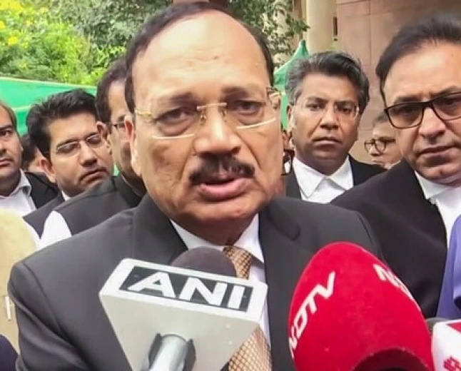 ‘कमजोर दिल वालों के लिए नहीं कानून का पेशा’, CJI सूर्यकांत ने लॉ ग्रेजुएट्स से कहा- न्याय और समाज के प्रति निभाएं जिम्मेदारी