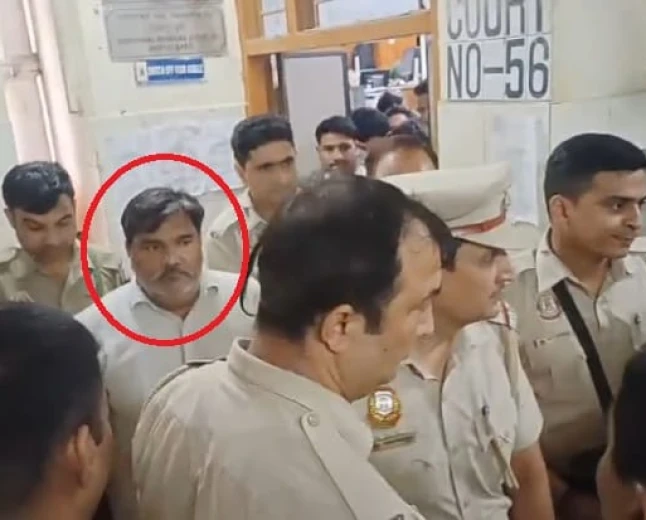 दिल्ली दंगे मामले में ताहिर हुसैन को दो साल की सजा, कोर्ट बोला- हिंसा का निर्देश देने वाला भी उतना ही दोषी