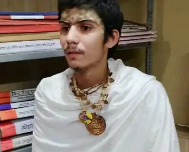 3 महीने से लापता 16 वर्षीय किशोर अनुज बरामद, बरसाना के आश्रम से सकुशल परिजनों को सौंपा