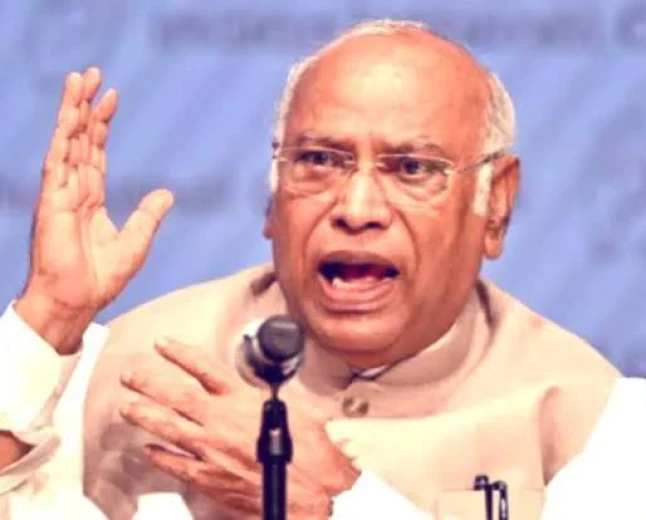 चीन को कितनी बार क्लीन चिट देंगे? खरगे ने पीएम मोदी से पूछे तीन सवाल