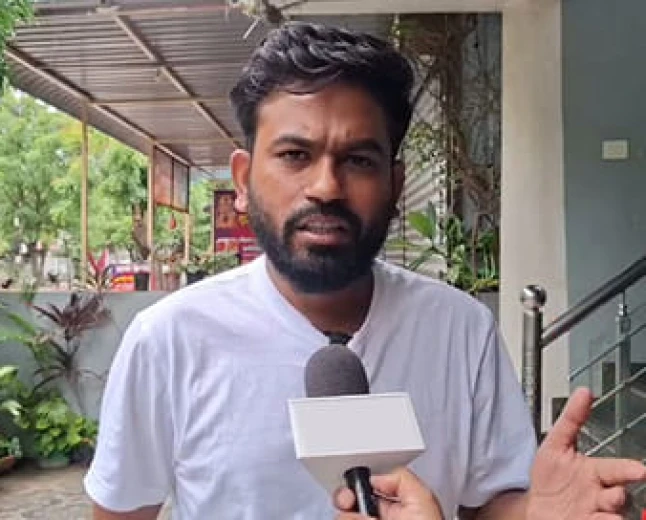 ‘हर जगह मेरा पीछा कर रही सफेद स्कॉर्पियो’, अभिजीत दीपके का दावा- घर के आसपास पुलिस ने घेराबंदी की