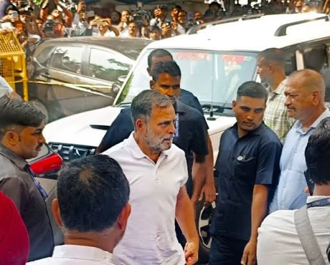 इंडिया गठबंधन की लंच पॉलिटिक्स: 'मेरे खिलाफ 45 एफआईआर, लक्ष्य 100 का'; राहुल बोले- हर एफआईआर मेरे लिए मेडल