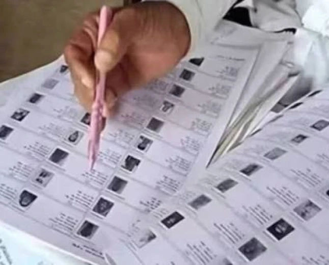 एसएसआर: विधानसभा चुनावों से पहले चुनाव आयोग का बड़ा फैसला, यूपी-पंजाब समेत 17 राज्यों और केंद्रशासित प्रदेशों में अपडेट होगी वोटर लिस्ट