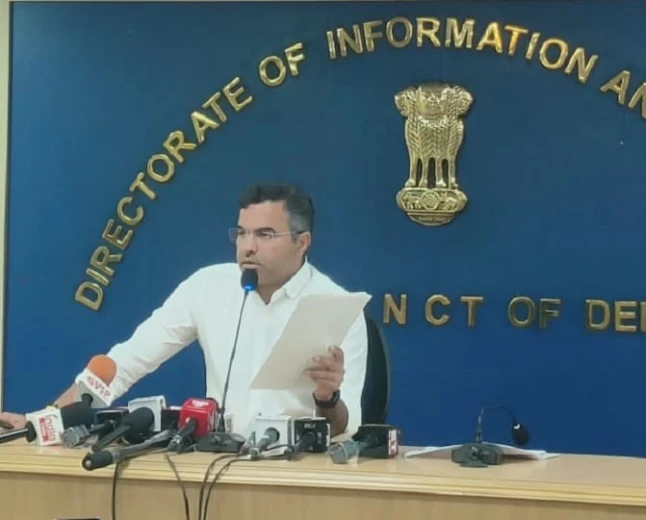 दिल्ली: बारापुला बनकर तैयार हुआ तो जाम ने खोल दी डिजाइन की खामी, पीडब्ल्यूडी मंत्री ने पिछली सरकार पर साधा निशाना